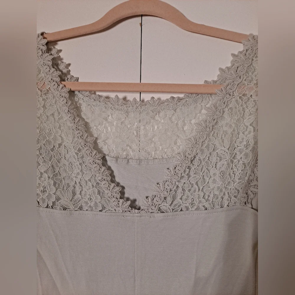 NWT Express Top - Picture 4 of 5